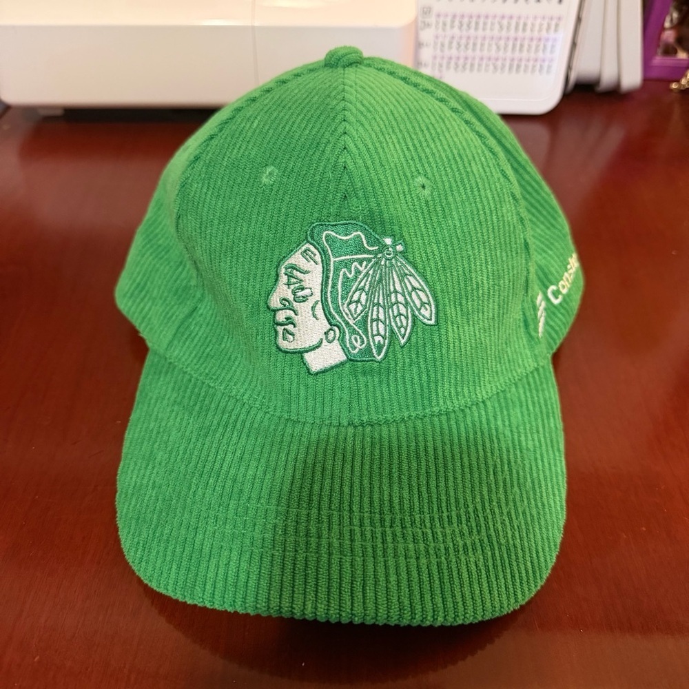 Constellation Chicago Blackhawks Green Corduroy Embroidered NHL Hockey Cap